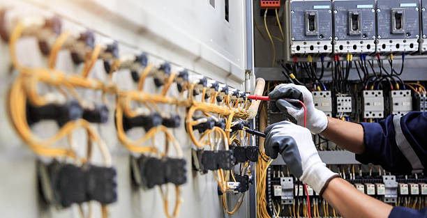 Professional Electrician technician working in Munsey Park, NY